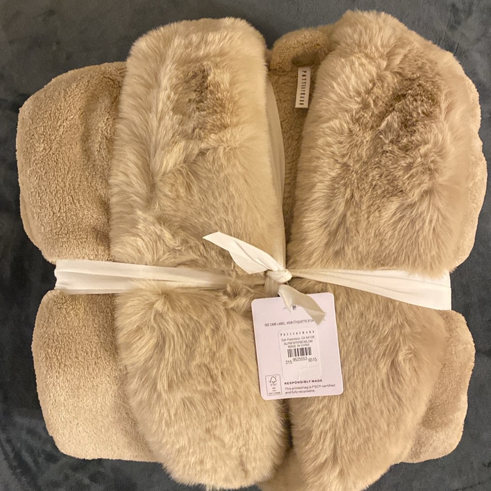 Pottery Barn Robe Brand New - Picture 4 of 5